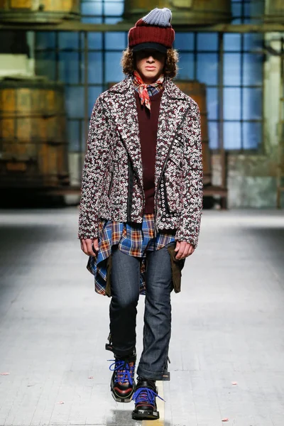 Look 9